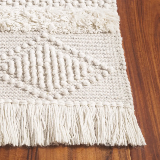 Safavieh Natura 4'-0" x 6'-0" Rug in Natural / Ivory