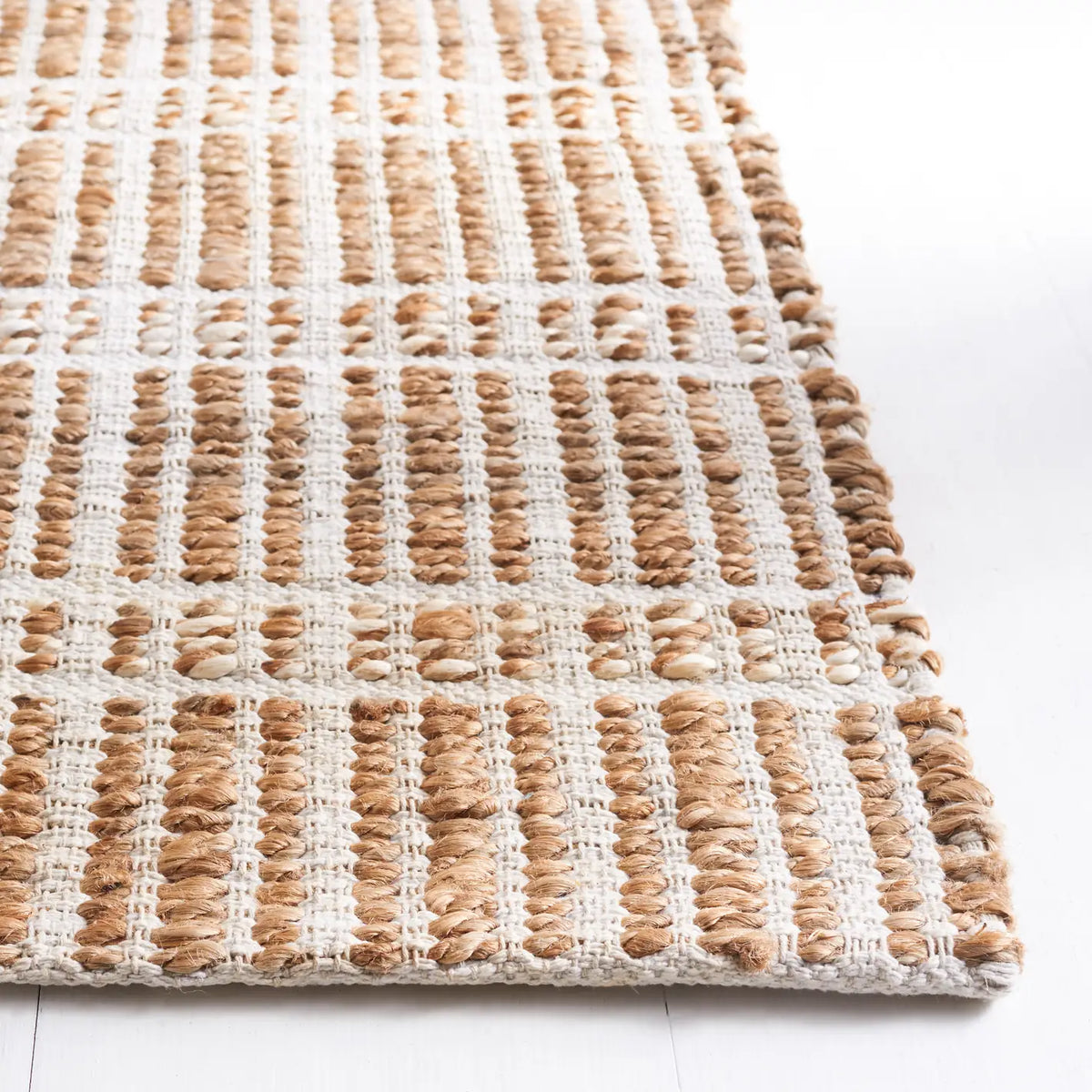 Safavieh Natural Fiber 4'-0" x 6'-0" Rug in Ivory / Natural