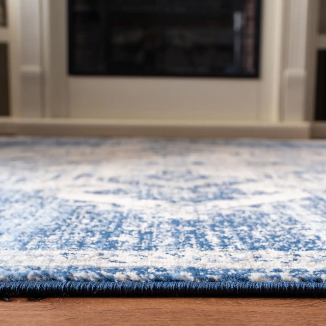 Safavieh Brentwood 4'-0" x 6'-0" Rug in Ivory / Navy