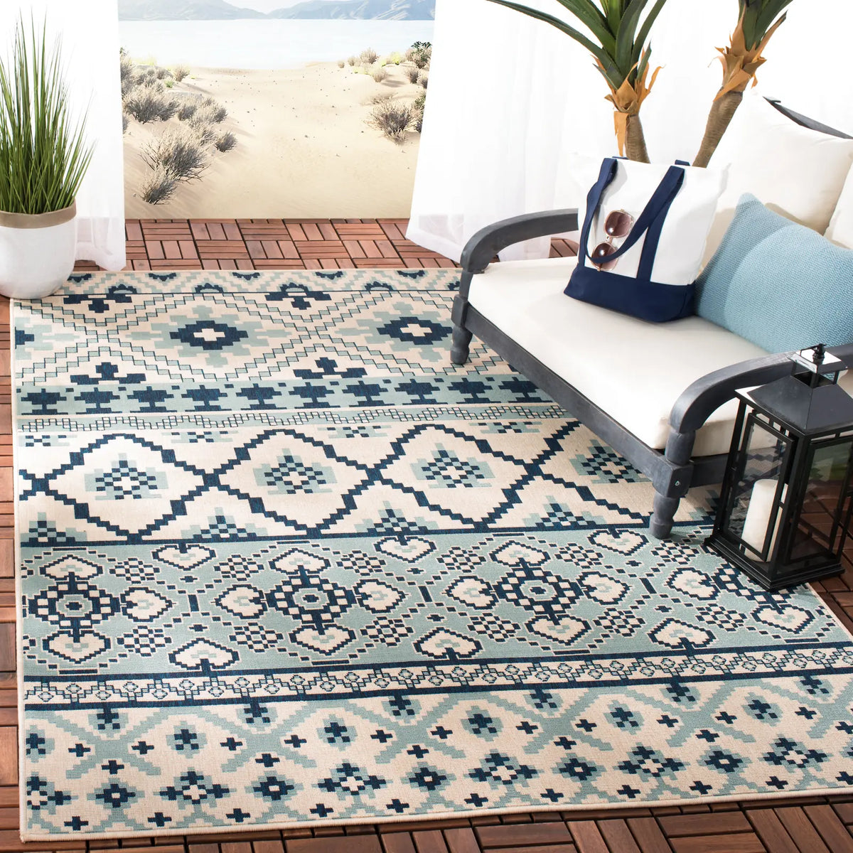 Safavieh Veranda 4'-0" x 5'-7" Rug in Turquoise / Blue