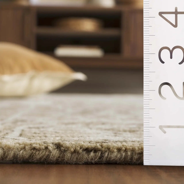 Safavieh Jardin 4'-0" x 6'-0" Rug in Light Brown / Ivory