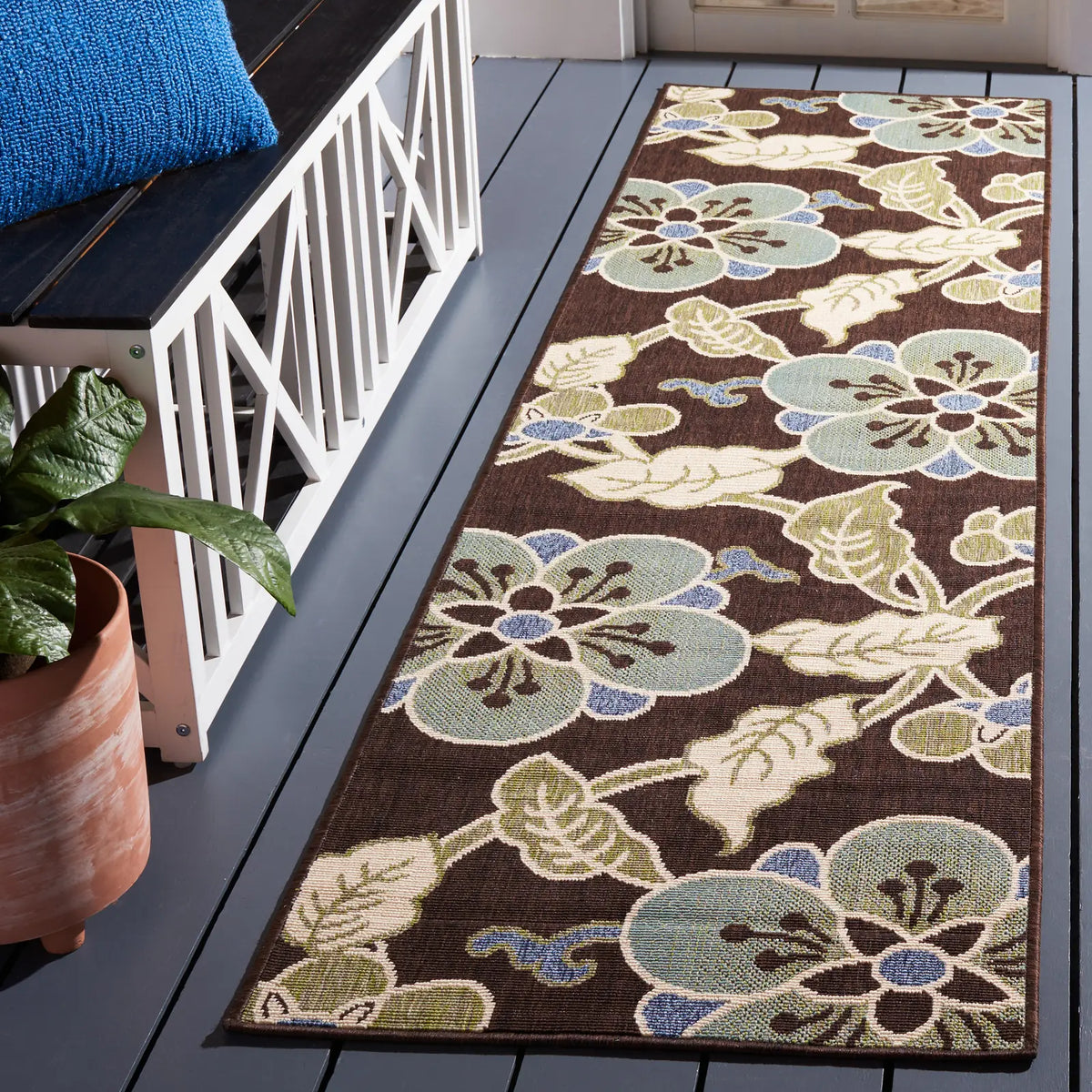 Safavieh Veranda 2'-3" x 8'-0" Rug in Chocolate / Aqua