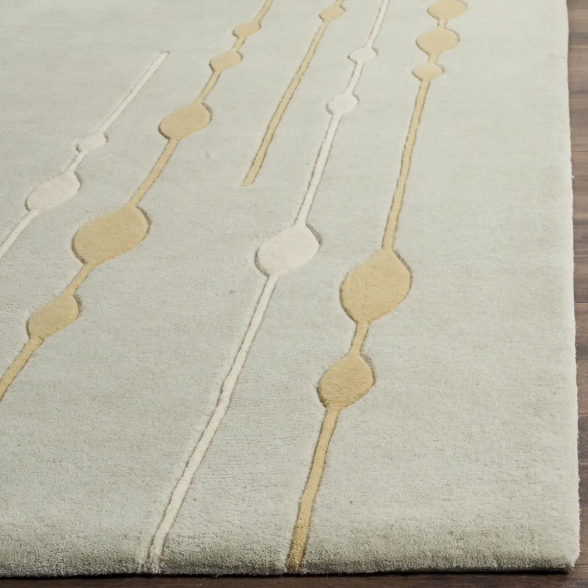 Safavieh Soho 5'-0" x 8'-0" Rug in Light Green