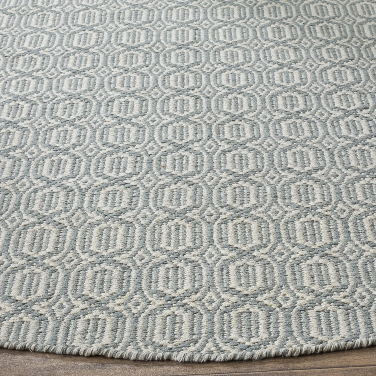 Safavieh Montauk 6'-0" x 6'-0" Rug in Ivory / Blue