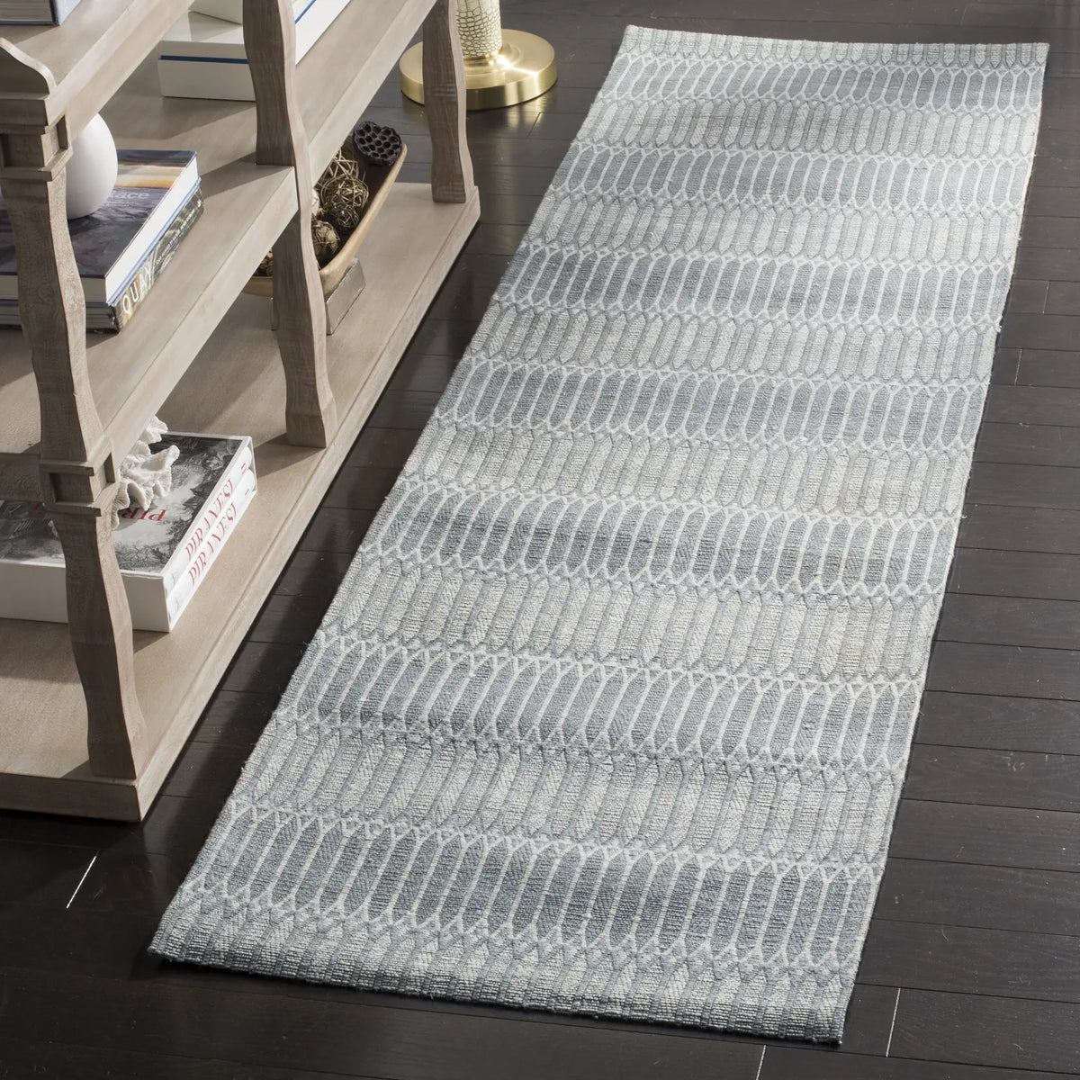 Safavieh Marbella 2'-3" x 8'-0" Rug in Silver