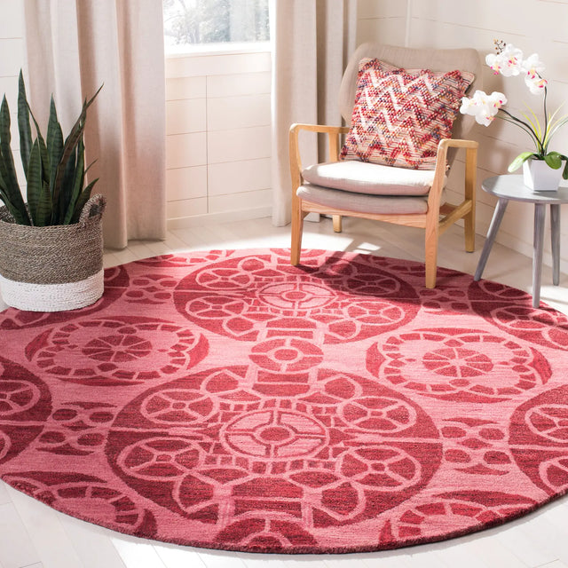 Safavieh Wyndham 7'-0" x 7'-0" Rug in Red