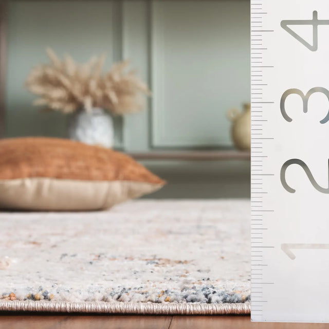 Safavieh Scarlett 400 4'-0" x 6'-0" Rug in Beige / Blue Ivory
