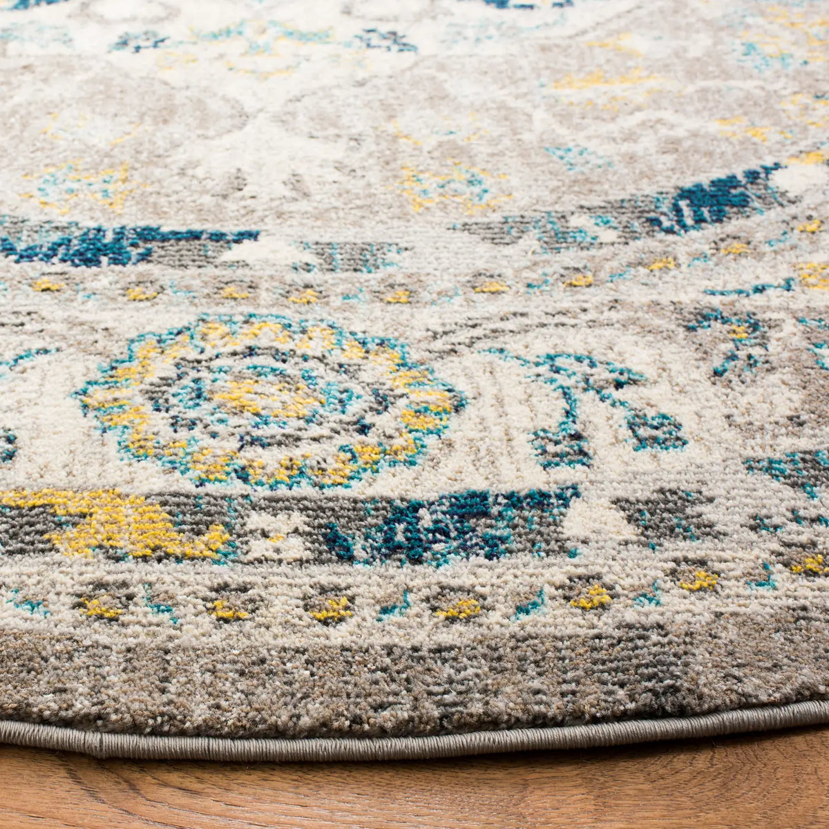 Safavieh Phoenix 100 6'-7" x 6'-7" Rug in Ivory / Grey