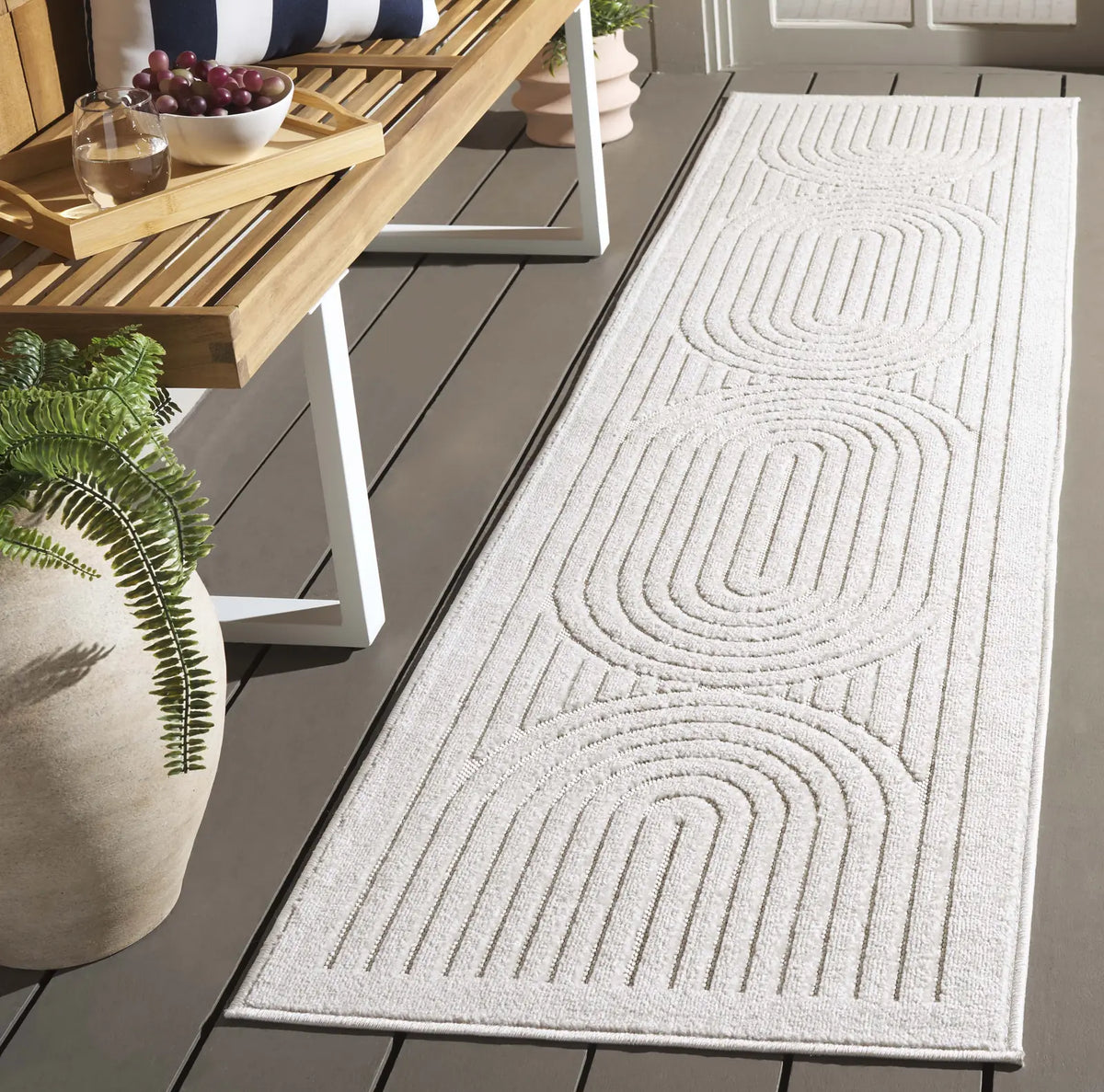 Safavieh Stella 2'-0" x 8'-0" Rug in Ivory