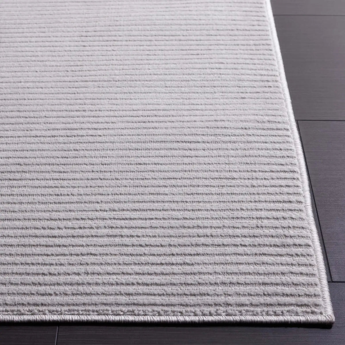 Safavieh Saylor 100 4'-0" x 6'-0" Rug in Grey