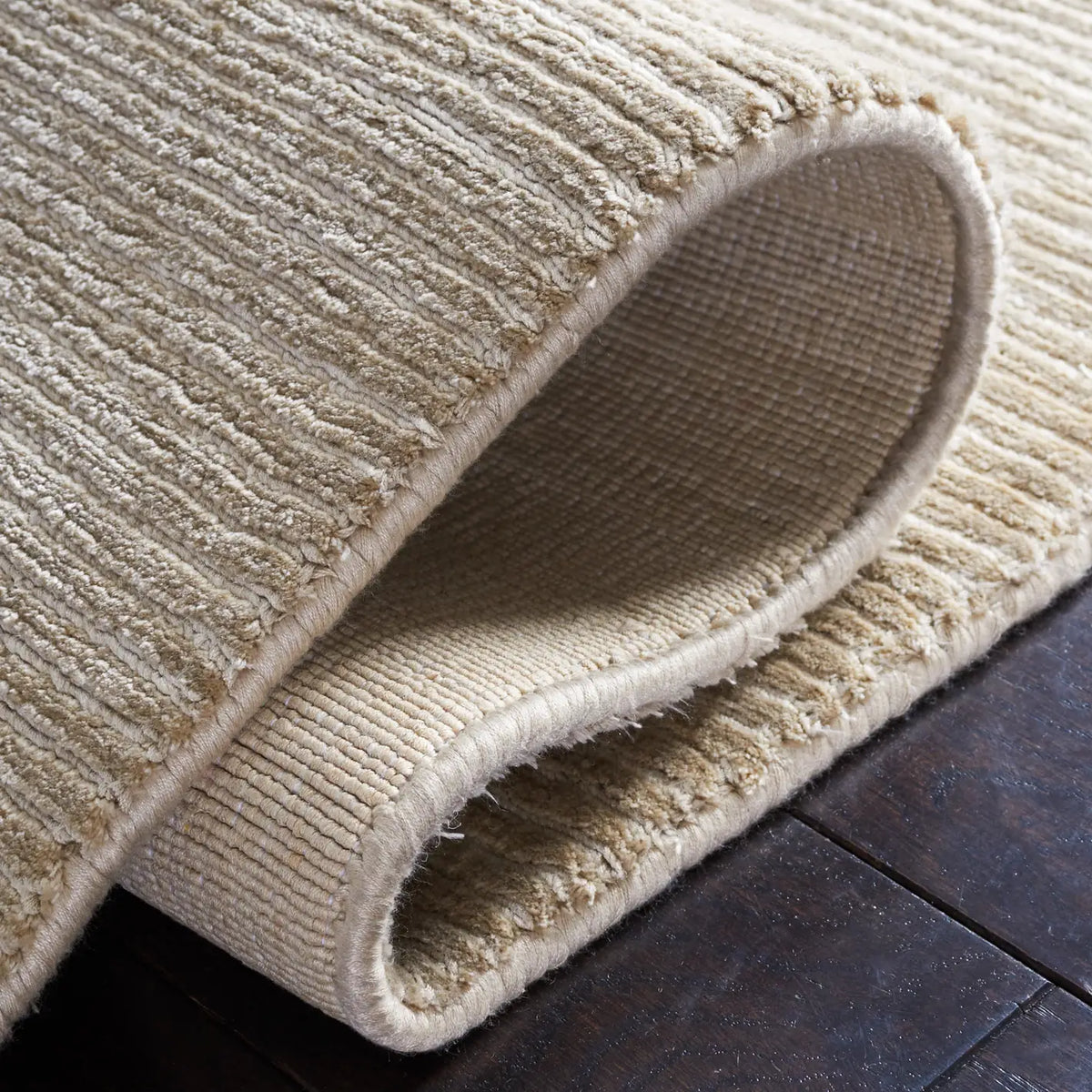 Safavieh Mirage 5'-0" x 8'-0" Rug in Light Silver