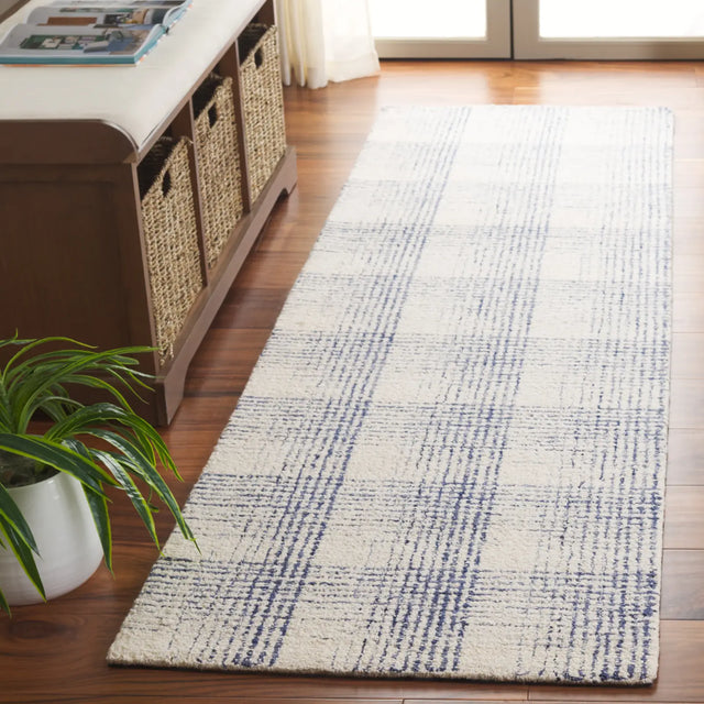 Safavieh Ebony 2'-3" x 8'-0" Rug in Ivory / Blue