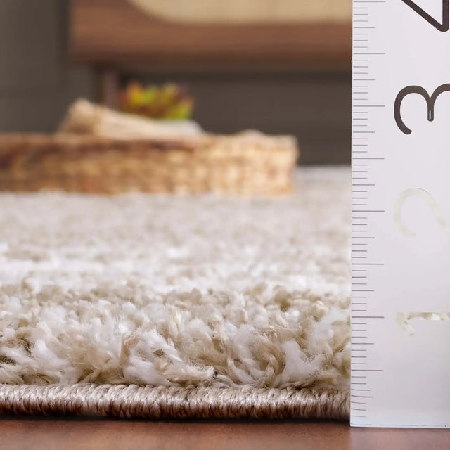 Safavieh Border & Stripe Shag 200 4'-5" x 6'-5" Rug in Beige / Ivory