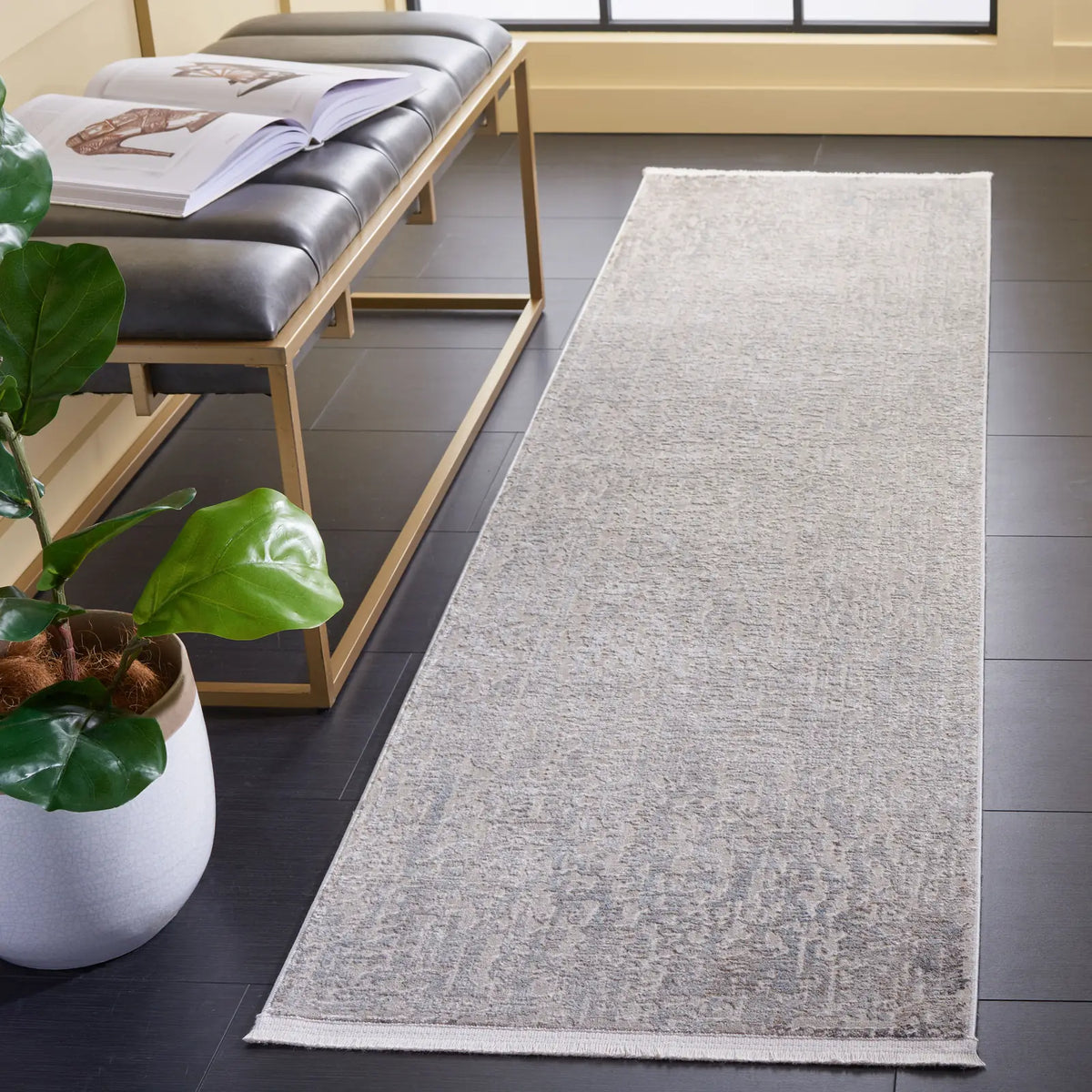 Safavieh Platinum 2'-2" x 8'-0" Rug in Grey / Beige