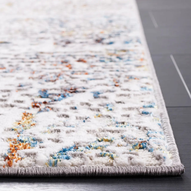 Safavieh Amelia 4'-5" x 6'-5" Rug in Grey / Light Grey