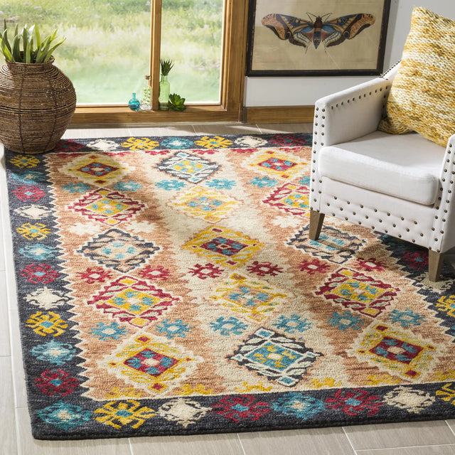 Safavieh Aspen 4'-0" x 6'-0" Rug in Beige / Charcoal