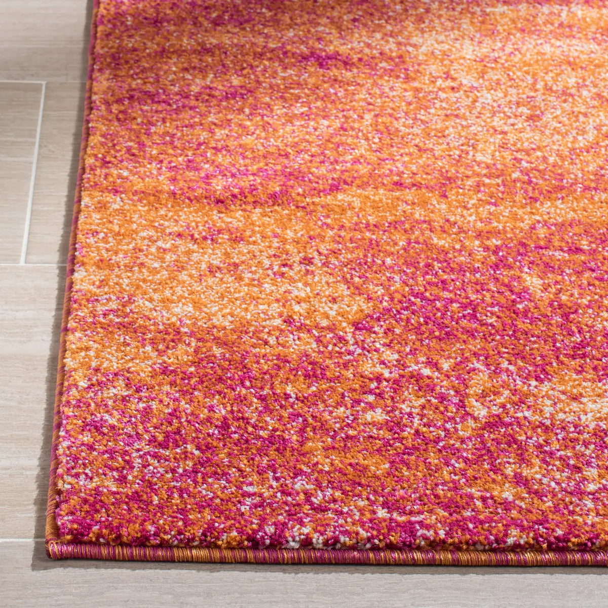 Safavieh Evoke 4'-0" x 6'-0" Rug in Ivory / Orange