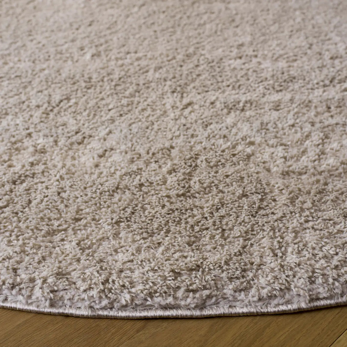 Safavieh Penelope Shag 6'-7" x 6'-7" Rug in Beige