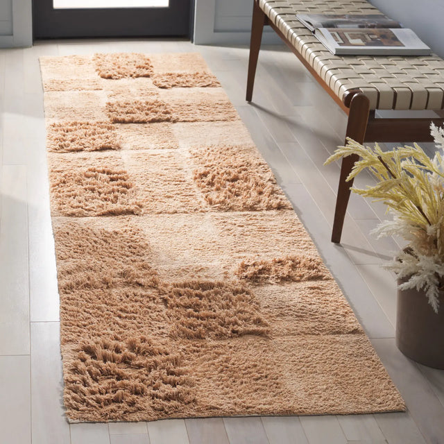Safavieh Easy Care 2'-3" x 9'-0" Rug in Orange