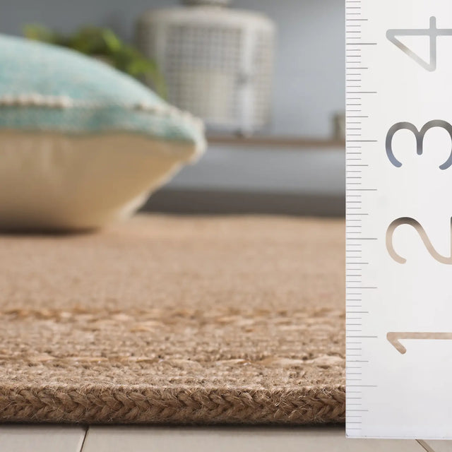 Safavieh Braided 800 5'-0" x 8'-0" Rug in Natural / Beige