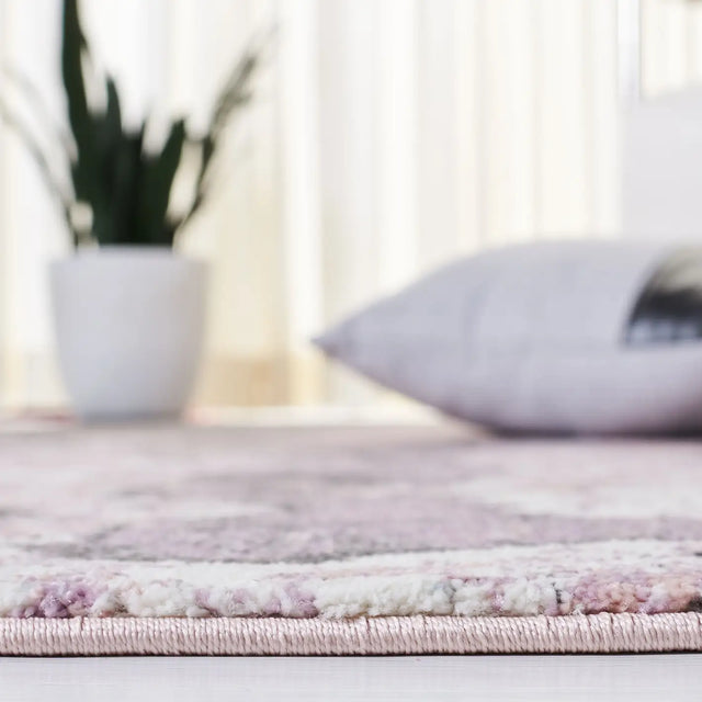 Safavieh Glacier 4'-0" x 6'-0" Rug in Pink / Grey
