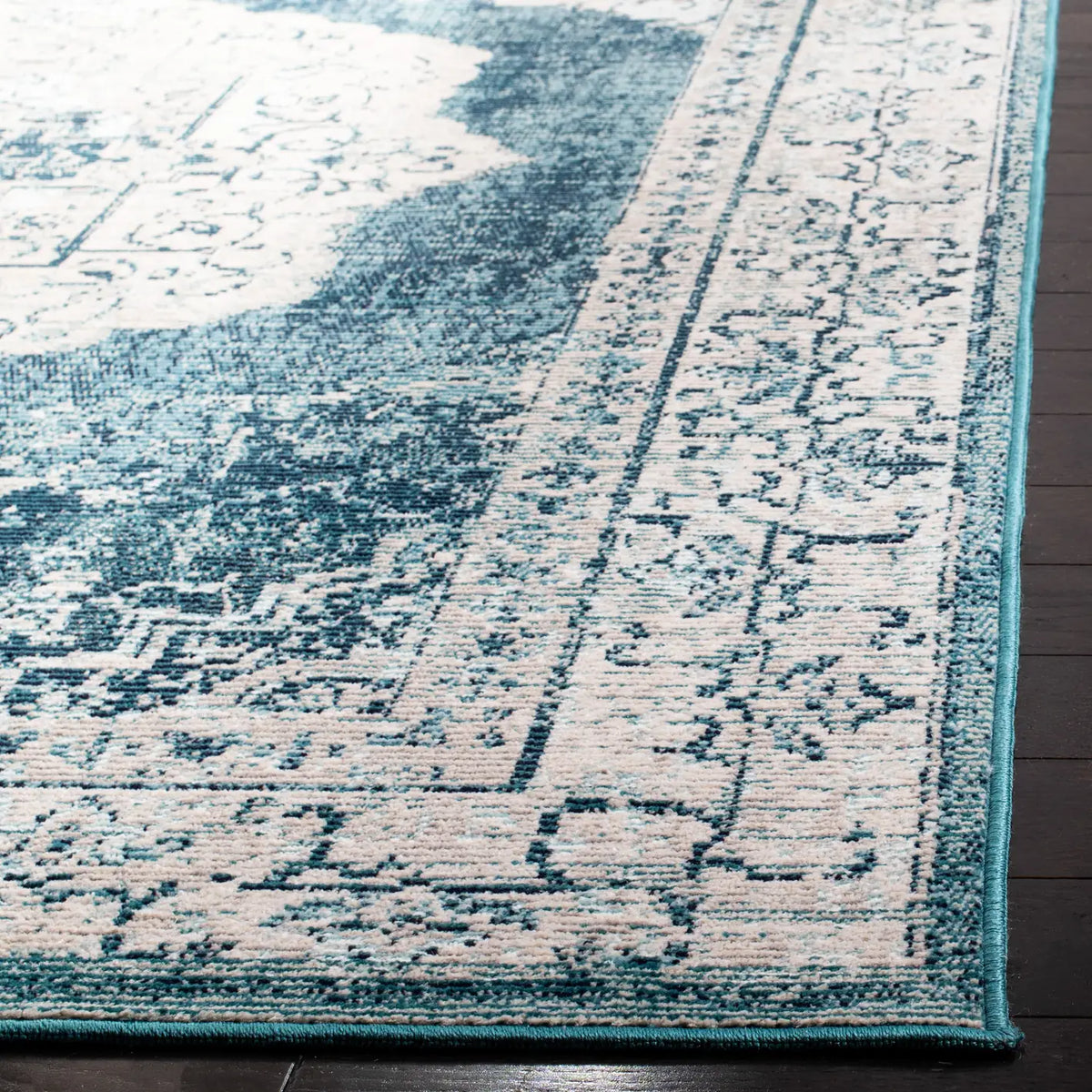 Safavieh Crystal 4'-0" x 6'-0" Rug in Beige / Dark Teal