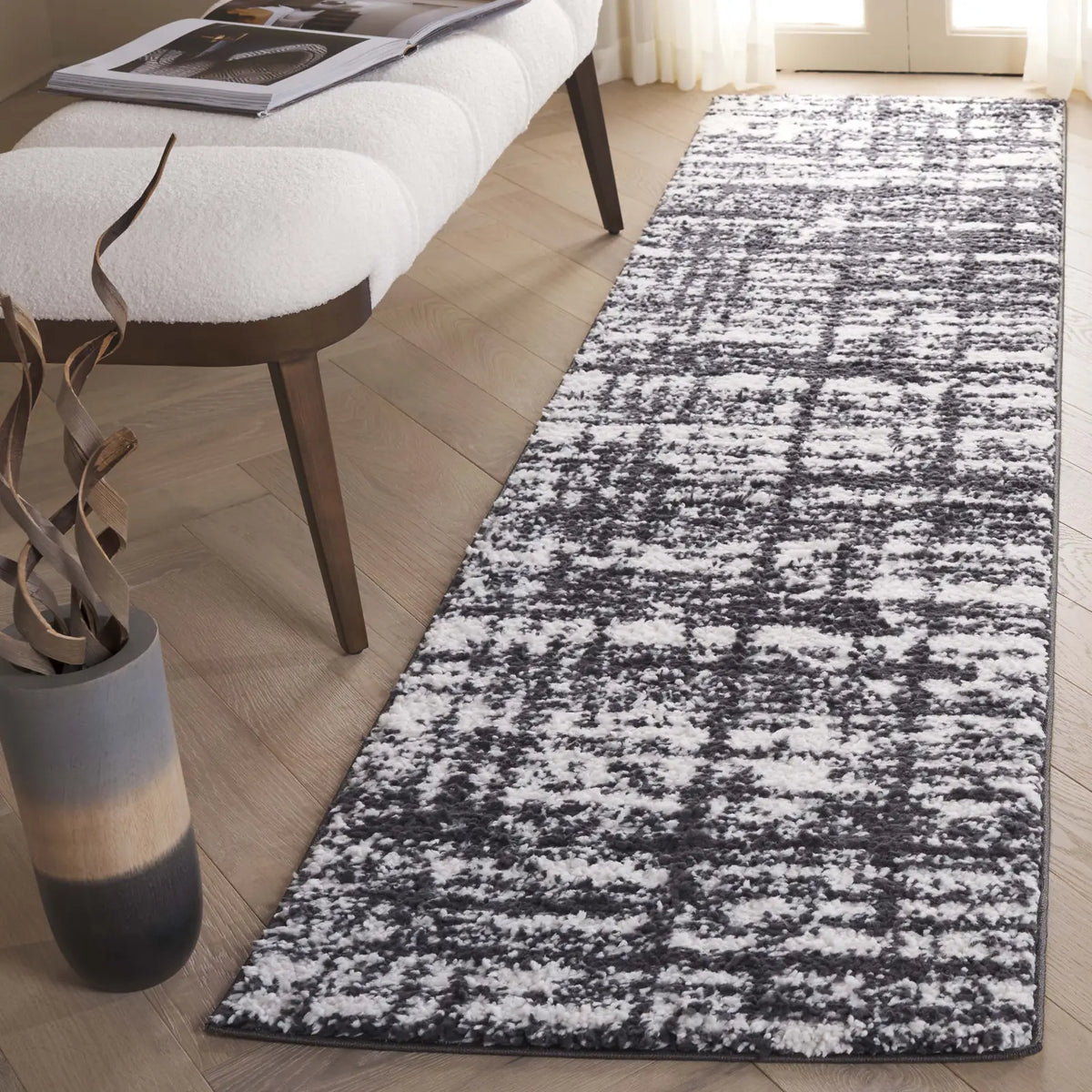 Safavieh Rumi Shag 2'-2" x 8'-0" Rug in Charcoal / Ivory