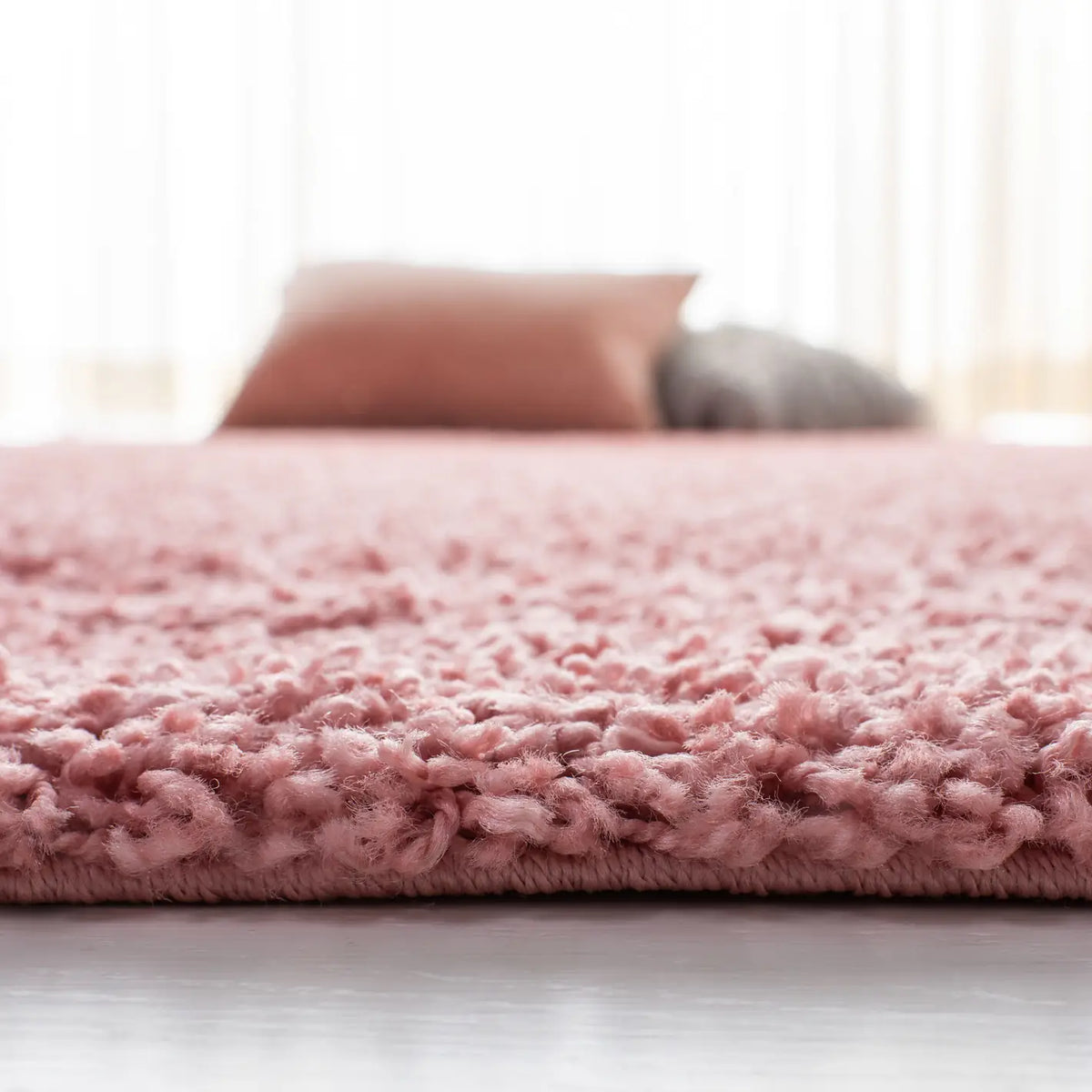 Safavieh Primo Shag 4'-0" x 6'-0" Rug in Rose