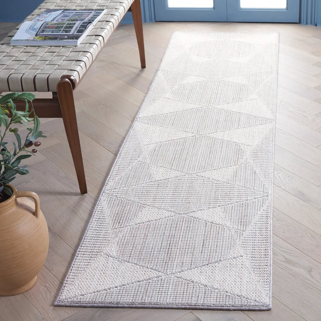 Safavieh Martha Stewart Serenity 2'-2" x 8'-0" Rug in Grey / Ivory