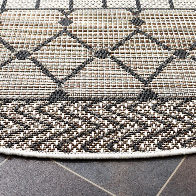 Safavieh Havana 6'-7" x 6'-7" Rug in Light Brown / Black