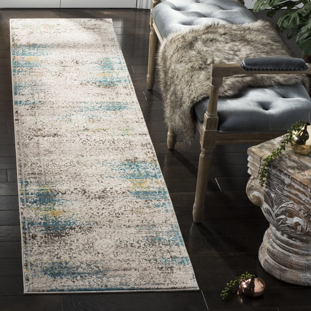 Safavieh Aria 2'-0" x 8'-0" Rug in Cream / Blue