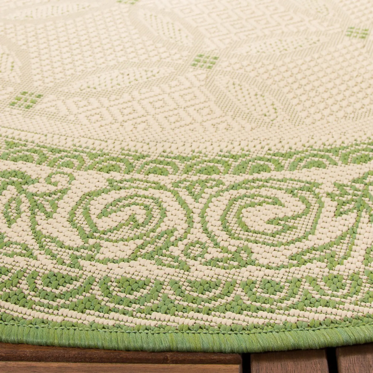 Safavieh Courtyard 5'-3" x 5'-3" Rug in Natural / Olive