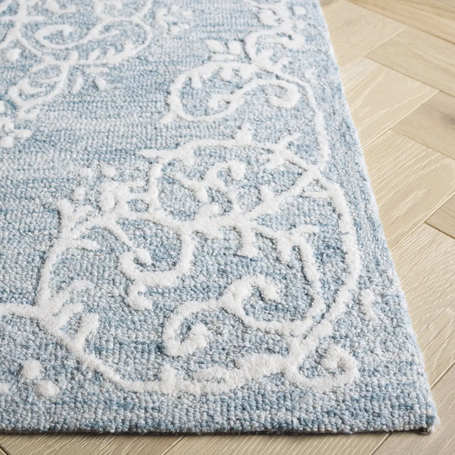 Safavieh Metro 5'-0" x 8'-0" Rug in Blue / Ivory