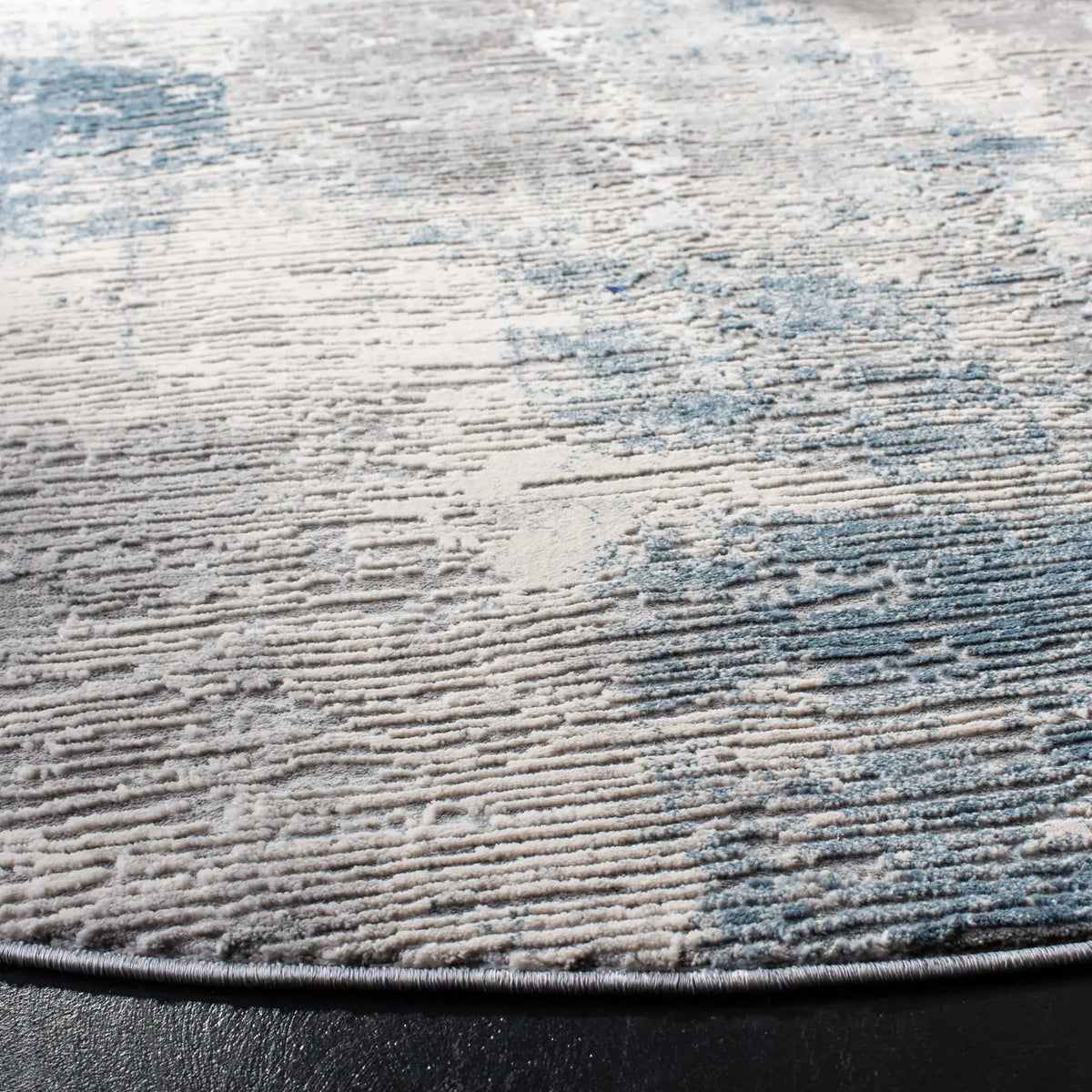 Safavieh Invista 6'-7" x 6'-7" Rug in Grey / Ivory
