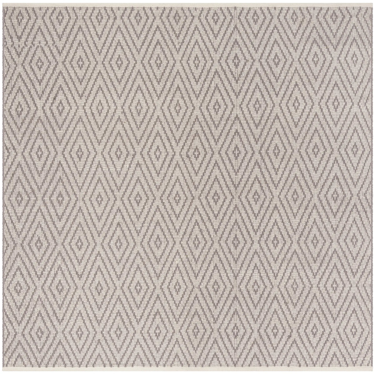 Safavieh Montauk 6'-0" x 6'-0" Rug in Grey / Ivory