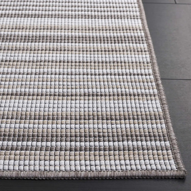 Safavieh Escape 600 5'-3" x 7'-6" Rug in Beige / Brown
