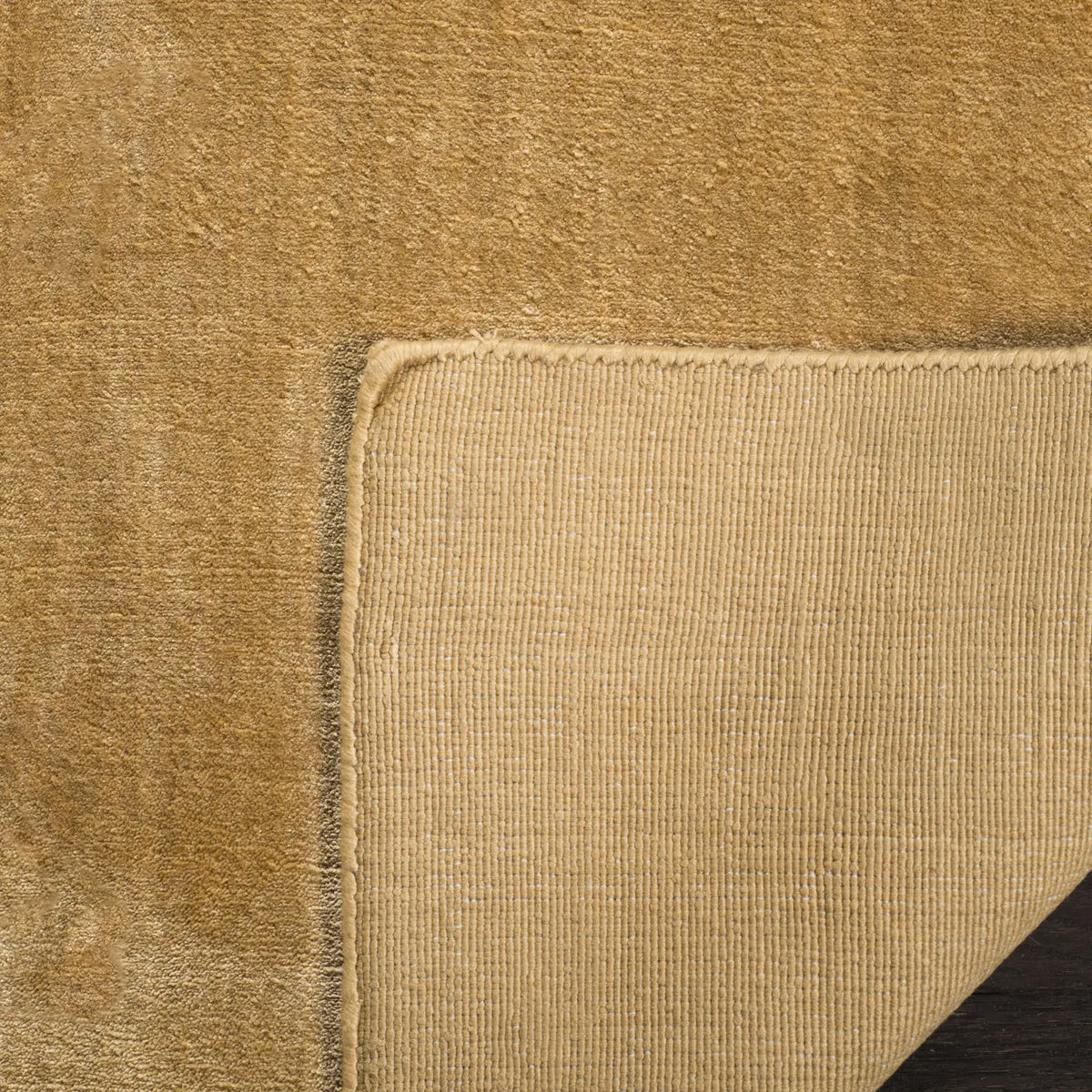 Safavieh Mirage 5'-0" x 8'-0" Rug in Old Gold