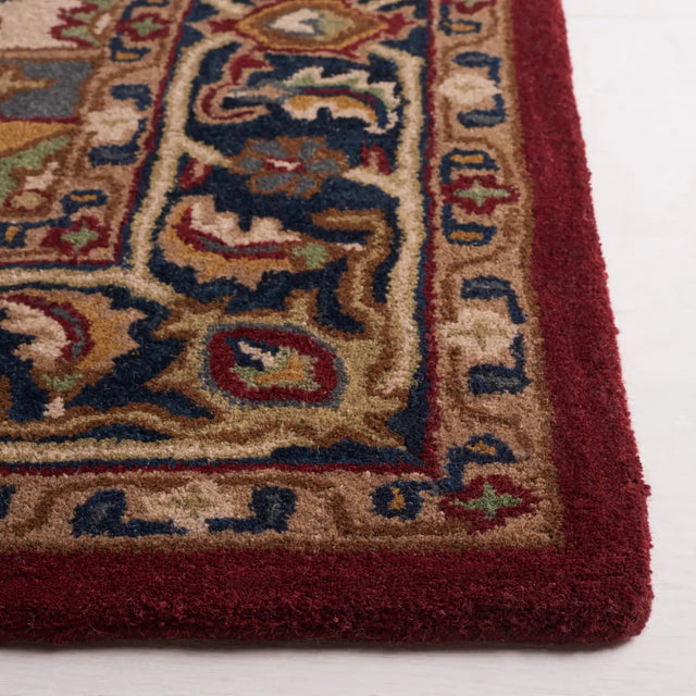 Safavieh Heritage 4'-0" x 6'-0" Rug in Red / Ivory
