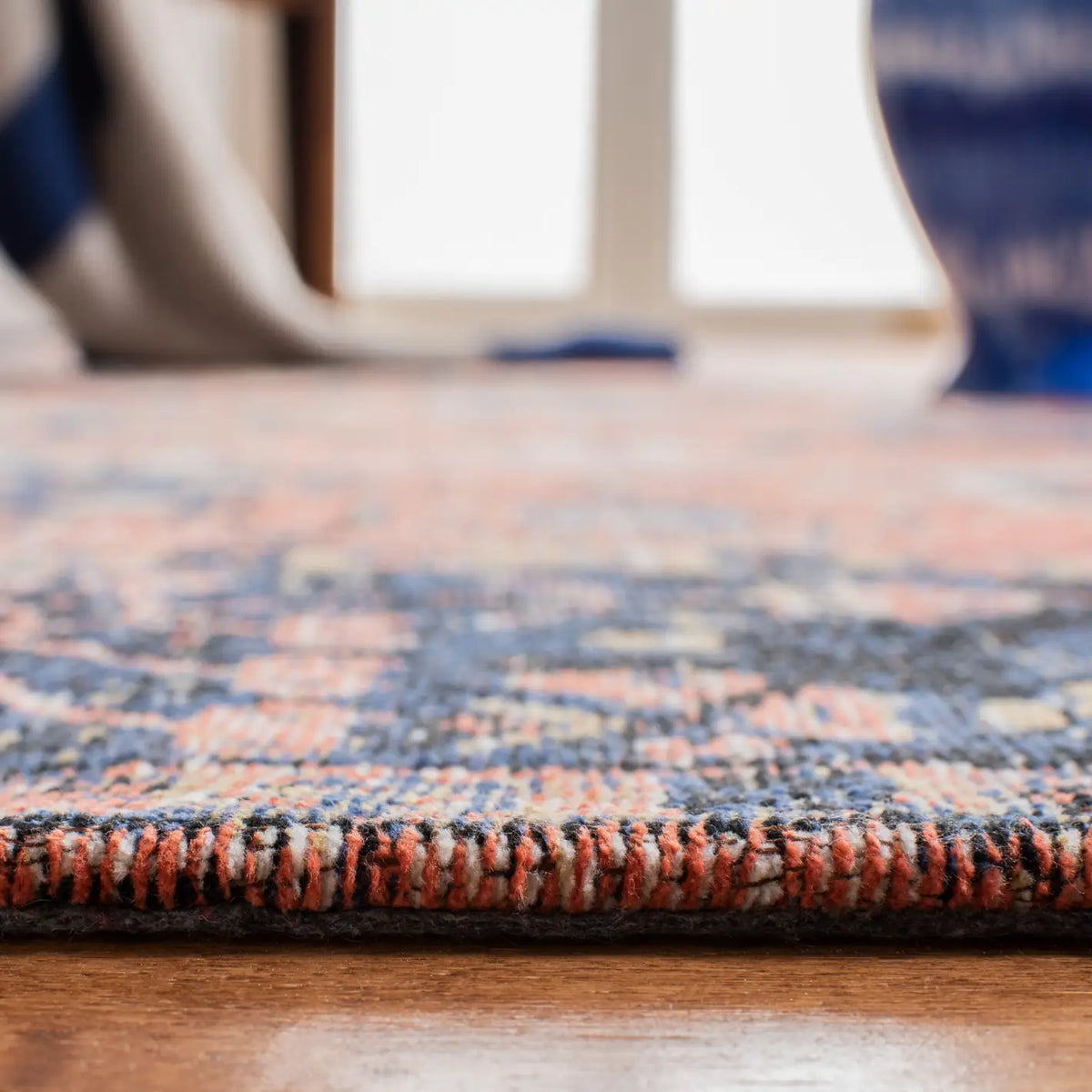 Safavieh Classic Vintage 5'-0" x 8'-0" Rug in Rust / Navy
