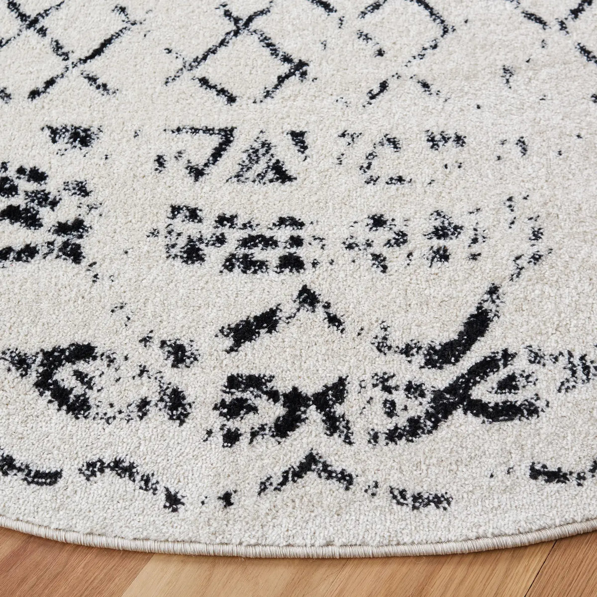 Safavieh Tulum 10'-0" x 10'-0" Rug in Ivory / Black