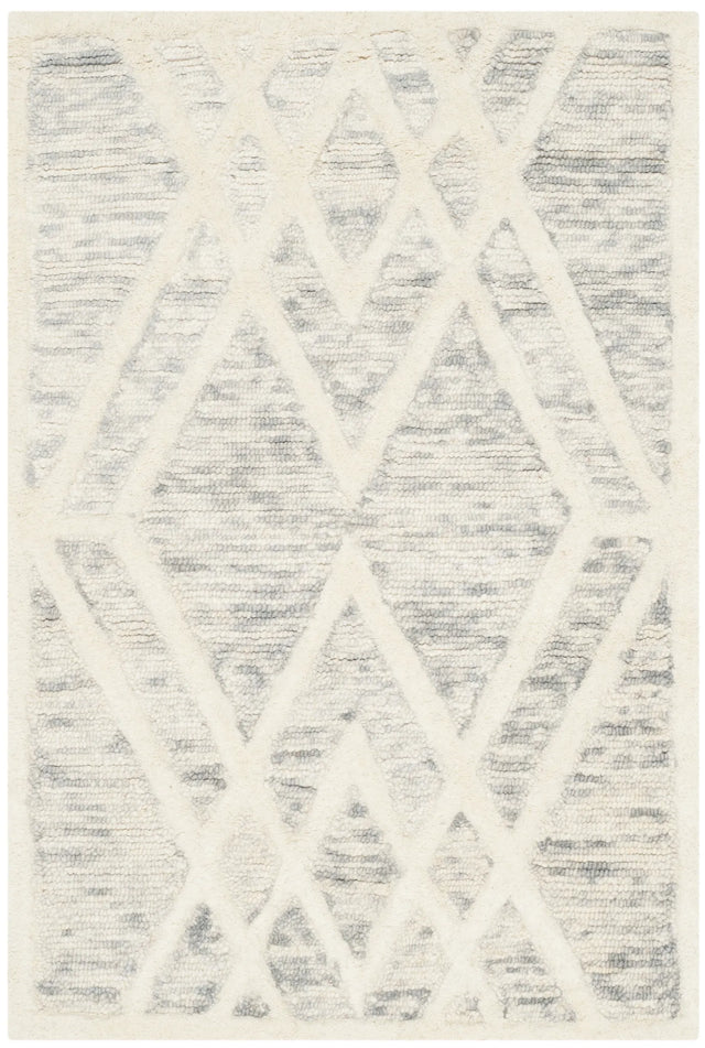 Safavieh Cambridge 2'-0" x 3'-0" Rug in Grey / Ivory