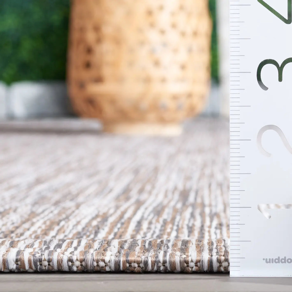 Safavieh Courtyard 4'-0" x 5'-7" Rug in Ivory / Beige Grey