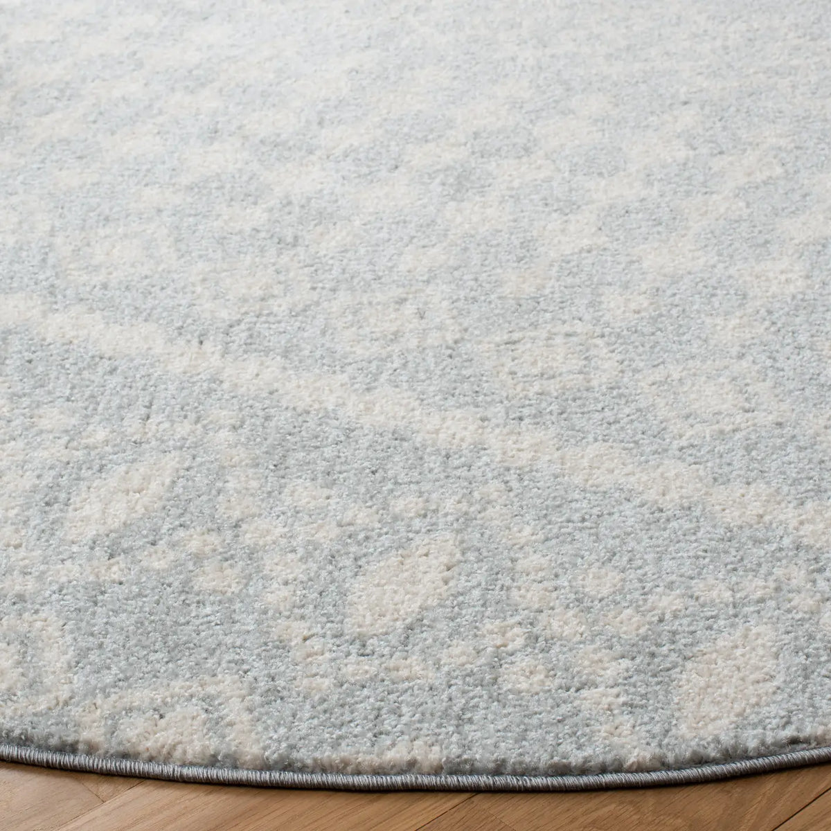 Safavieh Tulum 6'-7" x 6'-7" Rug in Light Grey / Ivory