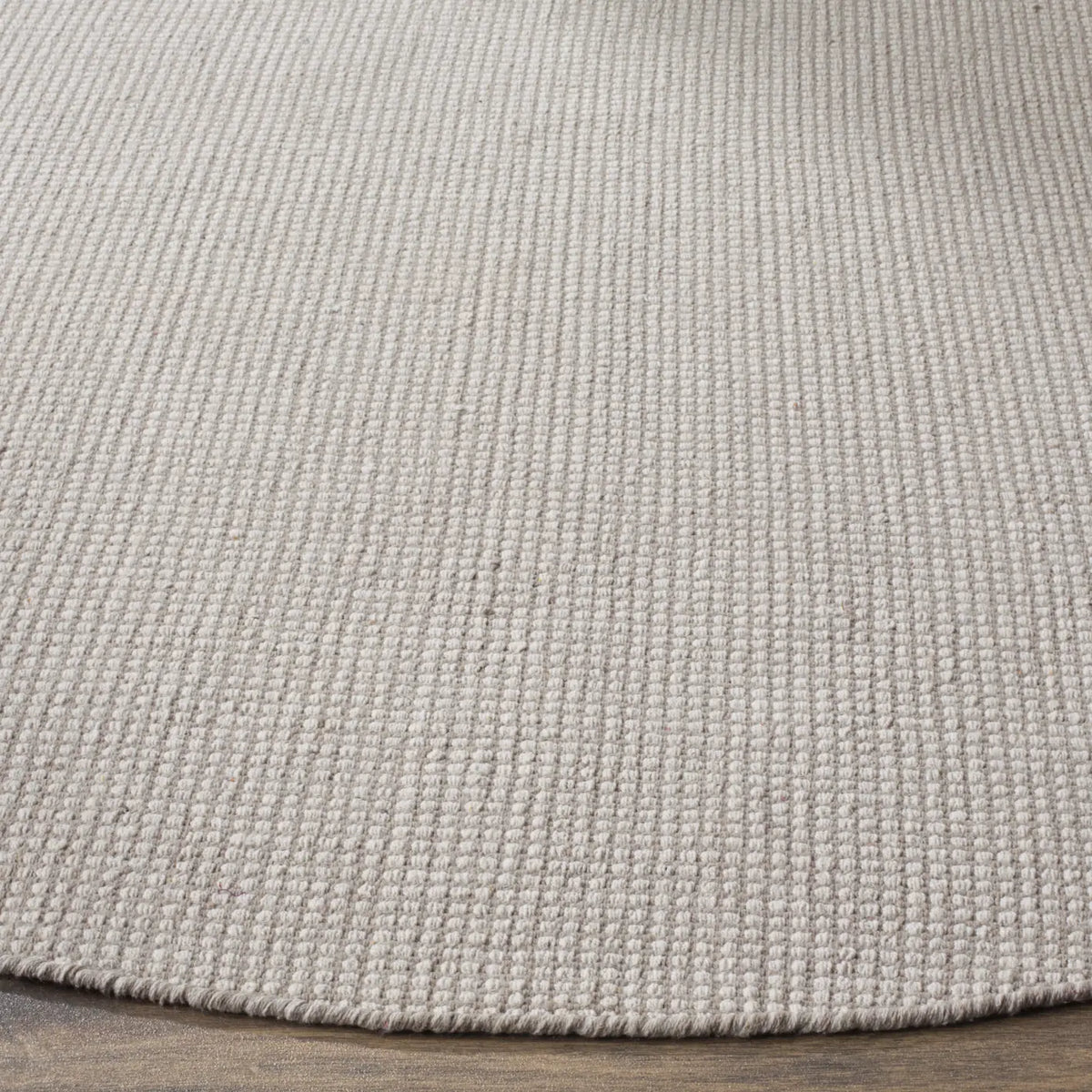 Safavieh Montauk 6'-0" x 6'-0" Rug in Ivory / Grey