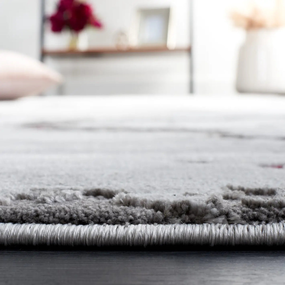 Safavieh Craft 4'-0" x 6'-0" Rug in Grey / Wine