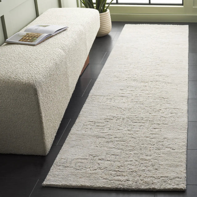 Safavieh Harvest 2'-3" x 9'-0" Rug in Silver / Ivory