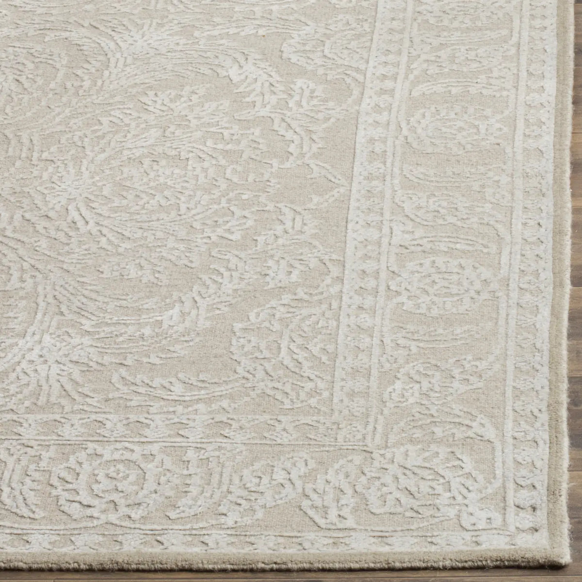 Safavieh Chester 6'-0" x 9'-0" Rug in Linen / Pearl