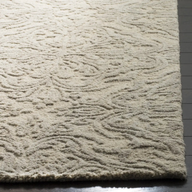 Safavieh Blossom 5'-0" x 8'-0" Rug in Ivory / Grey