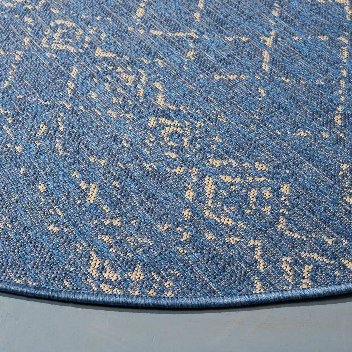 Safavieh Courtyard 6'-7" x 6'-7" Rug in Blue / Ivory