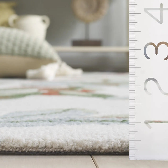 Safavieh Jardin 4'-0" x 6'-0" Rug in Ivory / Blue